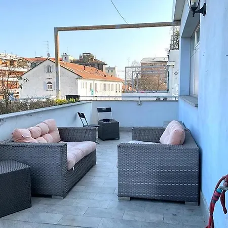 Big With Big Terrace In Navigli Milán